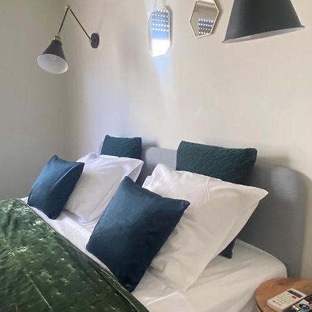 5 Rooms Athena Bagian luar foto