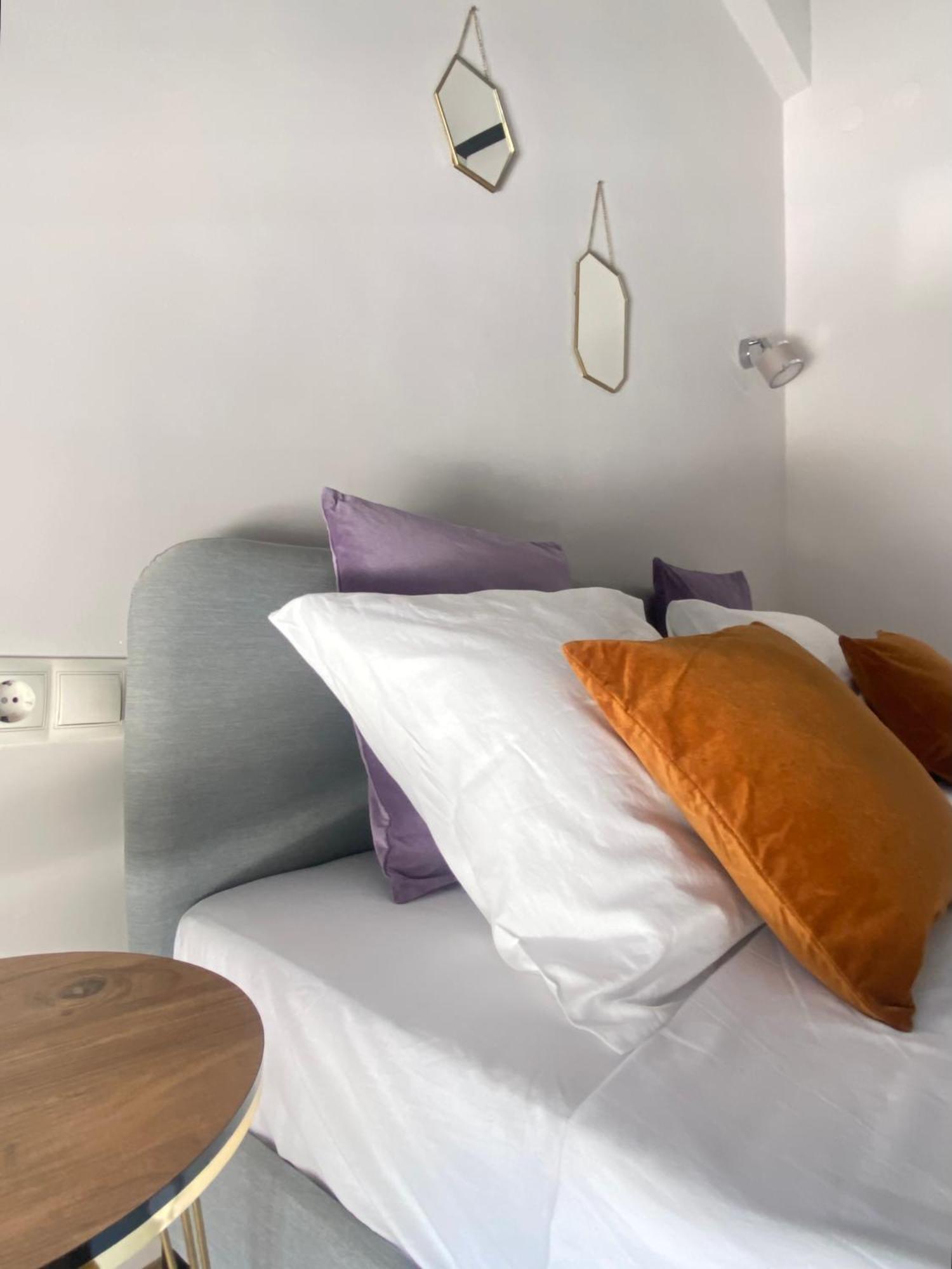5 Rooms Athena Bagian luar foto
