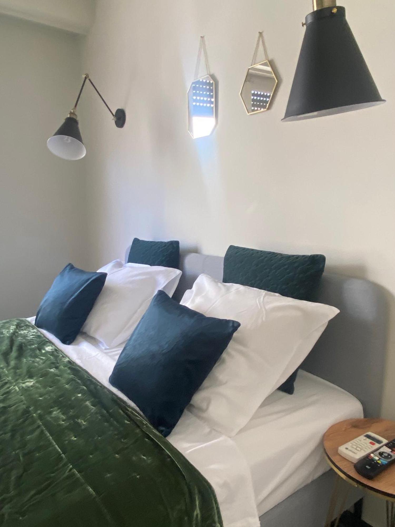 5 Rooms Athena Bagian luar foto