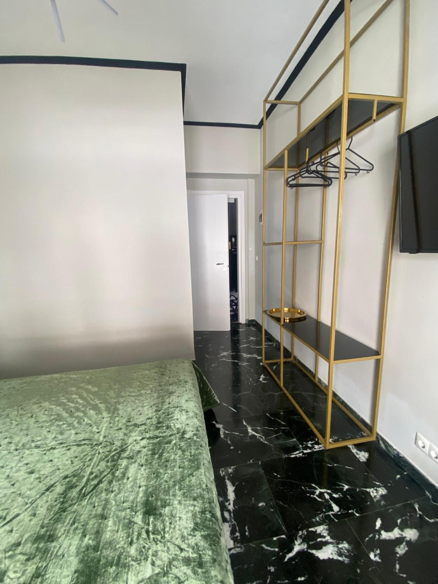 5 Rooms Athena Bagian luar foto
