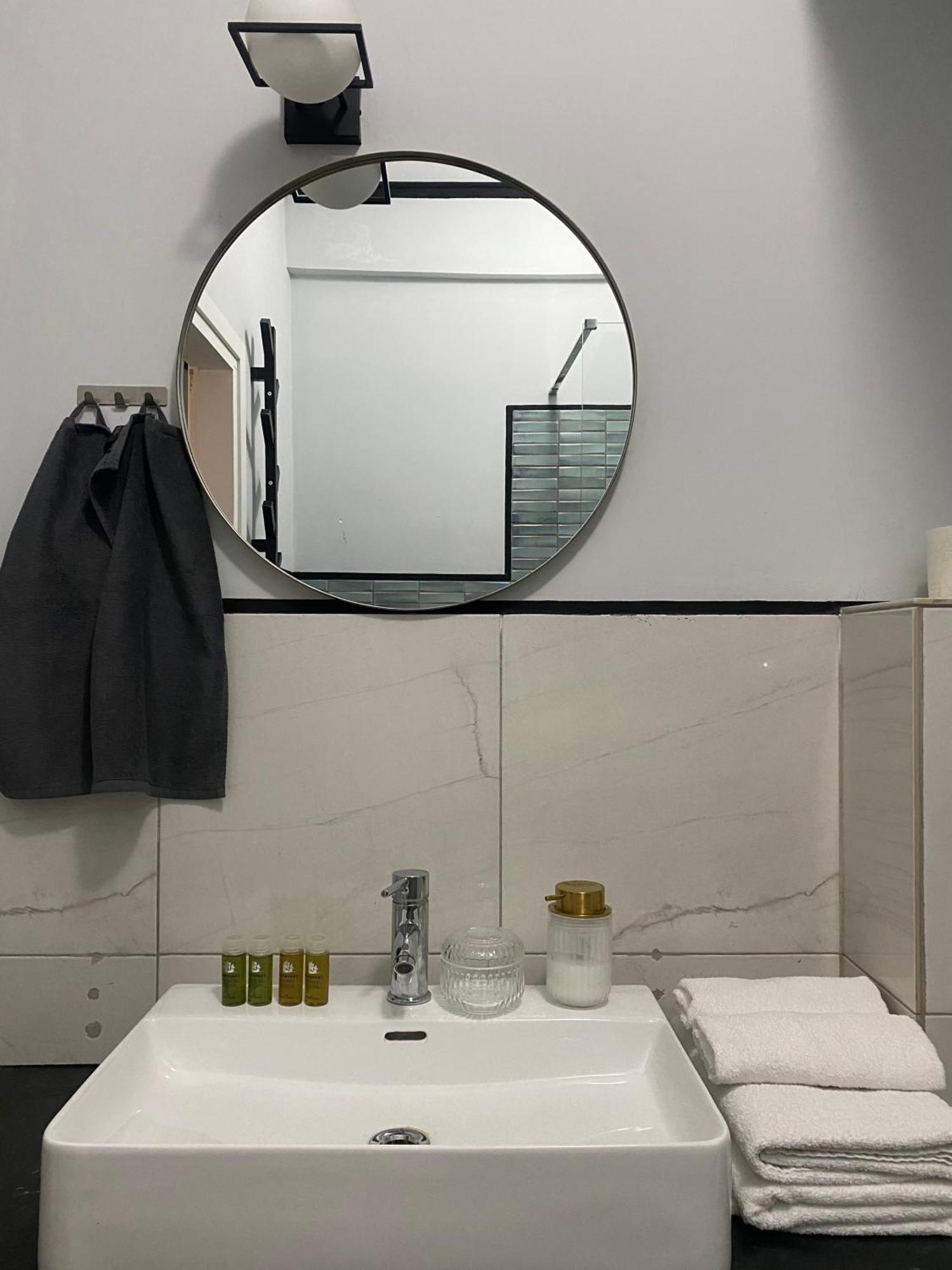 5 Rooms Athena Bagian luar foto