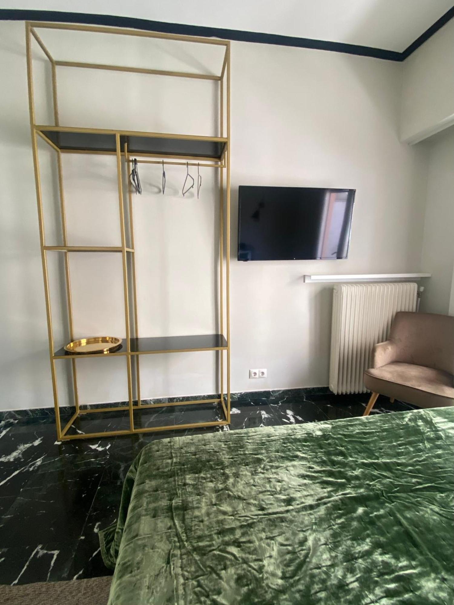 5 Rooms Athena Bagian luar foto